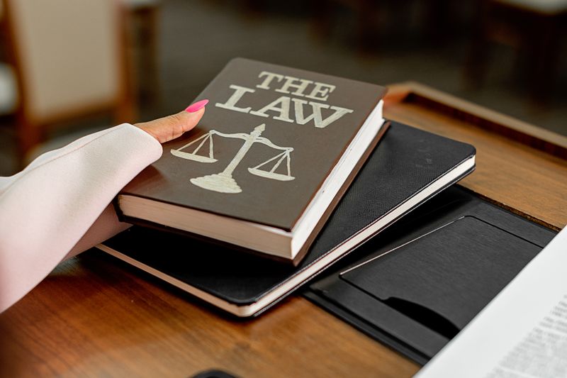 What’s the Difference Between Civil and Criminal Law?
